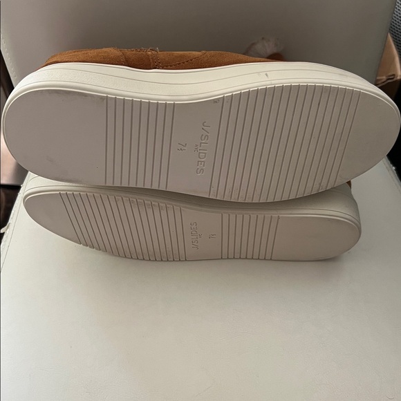 J SLIDES SUDE BUCKLR SIDE ZIPPER BOOTIE FAUX FUR SIZE 7.5 - Picture 11 of 11